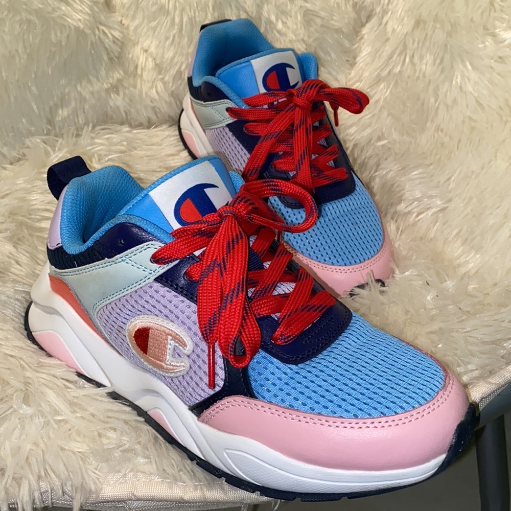 Champion kicks WIDE - Picture 4 of 7